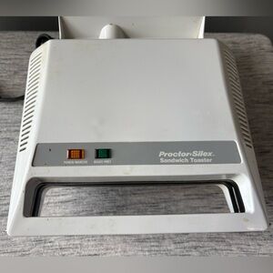 Vintage proctor silex sandwich toaster maker 
Grilled cheese 
Working condition